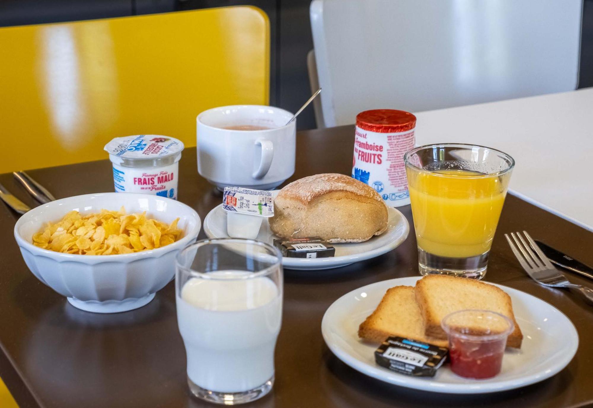 B&B Hotel Annecy Аргоне Екстериор снимка