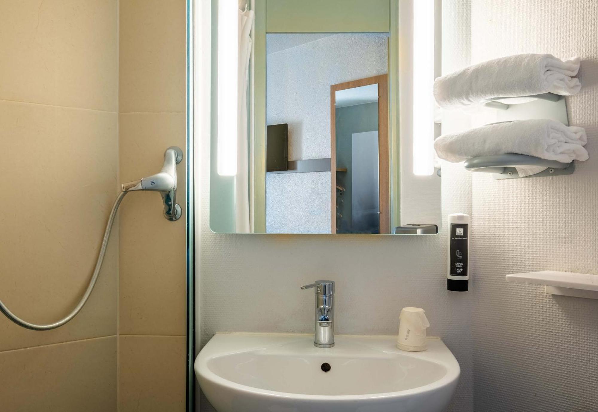 B&B Hotel Annecy Аргоне Екстериор снимка