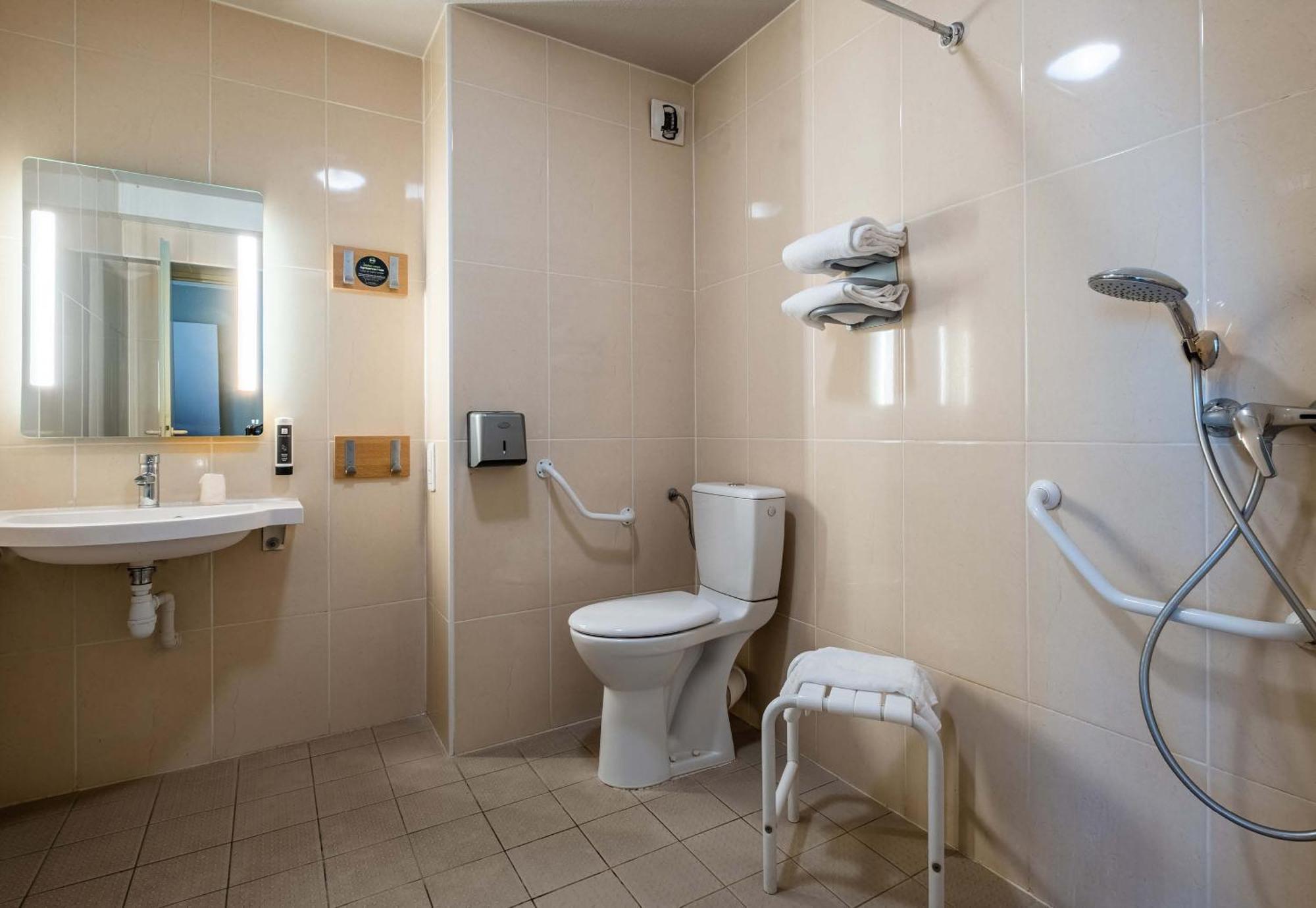 B&B Hotel Annecy Аргоне Екстериор снимка